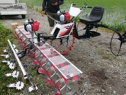 水田乗用除草機械